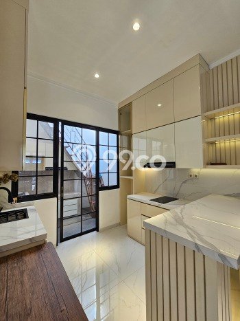 Ready to Use! Premium House LT 135m2 Desain Elegan di Bintaro Ready to Use! Premium House LT 135m2 Desain Elegan di Bintaro