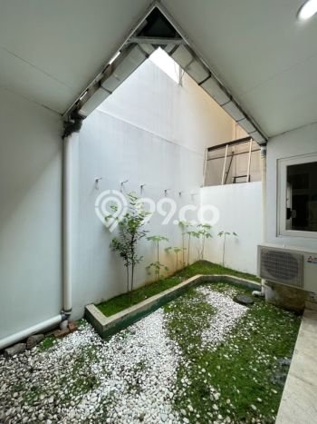 Rumah Elit Modern Siap Huni di Tanjung Barat Jakarta Selatan Rumah Elit Modern Siap Huni di Tanjung Barat Jakarta Selatan