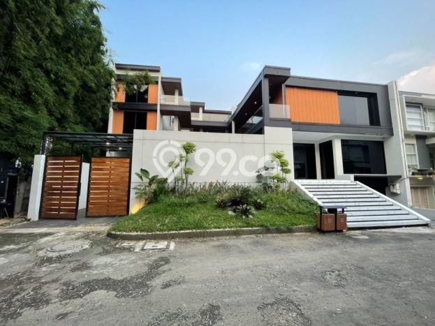 Siap Huni Rumah Mewah 6 Kamar di Jagakarsa Dekat ke Mana Pun Siap Huni Rumah Mewah 6 Kamar di Jagakarsa Dekat ke Mana Pun