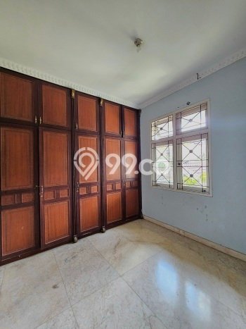 Dijual Rumah Luas Megah Dengan View Eksklusif di Pejaten, Jakarta Selatan Dijual Rumah Luas Megah Dengan View Eksklusif di Pejaten, Jakarta Selatan
