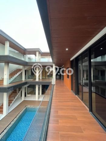 Siap Huni Rumah Mewah 6 Kamar di Jagakarsa Dekat ke Mana Pun Siap Huni Rumah Mewah 6 Kamar di Jagakarsa Dekat ke Mana Pun