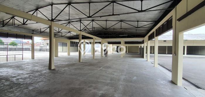 Gudang Bagus LT 5696m2 LB 2500m2 Dijual di Pasar Rebo Jakarta Timur Gudang Bagus LT 5696m2 LB 2500m2 Dijual di Pasar Rebo Jakarta Timur
