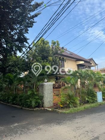 Dijual Rumah Premium dengan Fasilitas Sekitar Lengkap di Duren Sawit, Jakarta Timur Dijual Rumah Premium dengan Fasilitas Sekitar Lengkap di Duren Sawit, Jakarta Timur