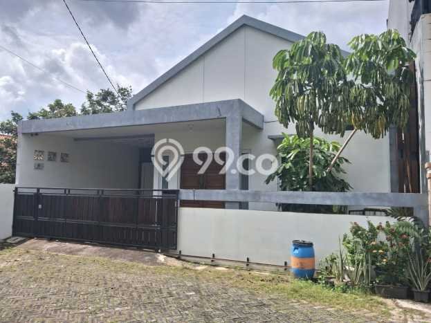 For Sale Rumah 3 Kamar Lokasi Ideal Bagus dan Strategis di Banyumanik For Sale Rumah 3 Kamar Lokasi Ideal Bagus dan Strategis di Banyumanik