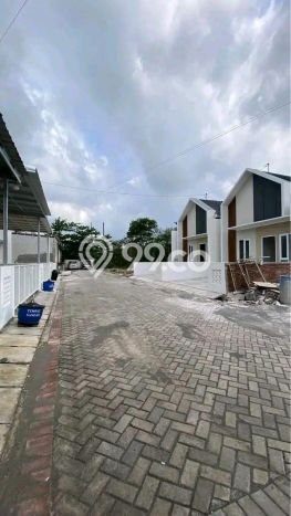 Rumah Modern Cantik 2 KT Bisa Langsung Pindah di Pedurungan Rumah Modern Cantik 2 KT Bisa Langsung Pindah di Pedurungan