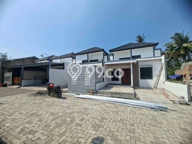 Rumah Nyaman 3 KT LB 70m2 Kondisi Bagus di Bangetayu Wetan Rumah Nyaman 3 KT LB 70m2 Kondisi Bagus di Bangetayu Wetan