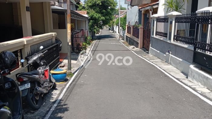 Rumah Kawasan Banyumanik, LT 168m2m², Bangunan 361m2m² Rumah Kawasan Banyumanik, LT 168m2m², Bangunan 361m2m²