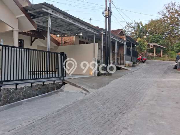 Dijual Cepat Rumah Bagus Siap Huni LB 150m2 di Semarang Barat, Semarang Dijual Cepat Rumah Bagus Siap Huni LB 150m2 di Semarang Barat, Semarang