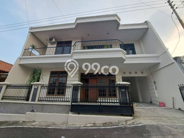 Rumah Kawasan Banyumanik, LT 168m2m², Bangunan 361m2m² Rumah Kawasan Banyumanik, LT 168m2m², Bangunan 361m2m²