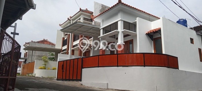 Rumah Cantik Di Tengah Kota Umbulharjo, Yogyakarta Rumah Cantik Di Tengah Kota Umbulharjo, Yogyakarta