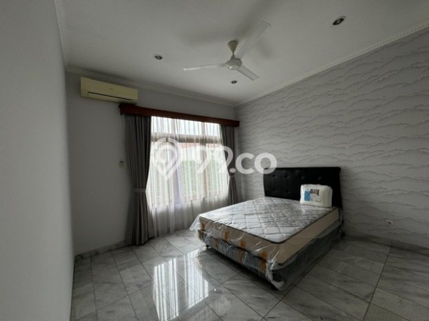 PENAWARAN EKSKLUSIF! Rumah kawasan , 5 KT, Area Premium, LT 700m2m² Bangunan 439m2m² PENAWARAN EKSKLUSIF! Rumah kawasan , 5 KT, Area Premium, LT 700m2m² Bangunan 439m2m²