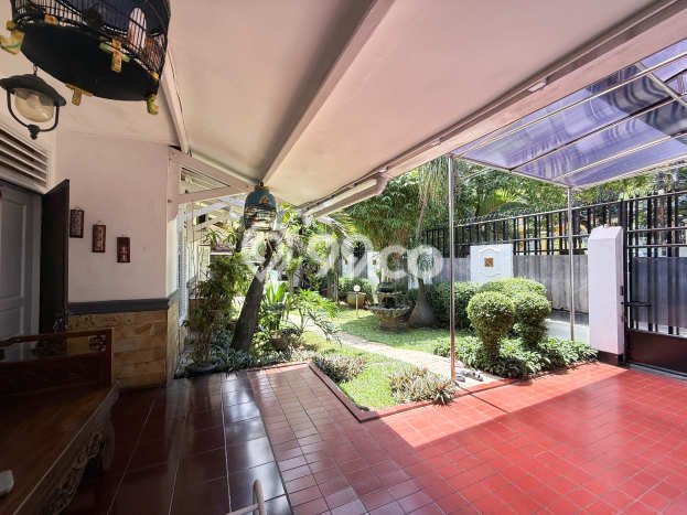 Hunian Mewah Dijual LT 570m2 di Kebayoran Lama, Jakarta Selatan Hunian Mewah Dijual LT 570m2 di Kebayoran Lama, Jakarta Selatan