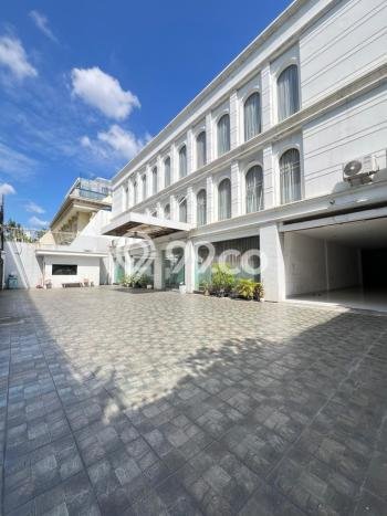Kantor Premium di Kebayoran Baru, Luas 1000m2m², Mainroad, Tingkat Keramaian Tinggi Kantor Premium di Kebayoran Baru, Luas 1000m2m², Mainroad, Tingkat Keramaian Tinggi