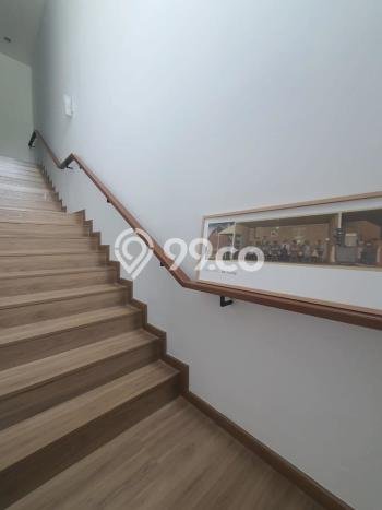 Rumah Elit Modern Tanpa Renovasi di Lebak Bulus Jakarta Selatan Rumah Elit Modern Tanpa Renovasi di Lebak Bulus Jakarta Selatan