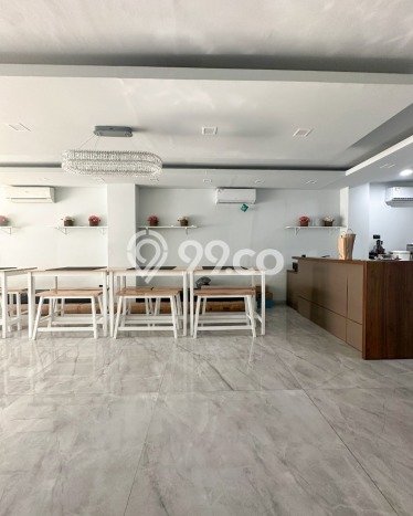 Area Ramai! Ruko Dijual di Kebayoran Baru untuk Bisnis Luas Bangunan 900m2 Area Ramai! Ruko Dijual di Kebayoran Baru untuk Bisnis Luas Bangunan 900m2