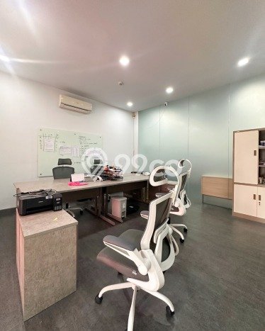 Area Ramai! Ruko Dijual di Kebayoran Baru untuk Bisnis Luas Bangunan 900m2 Area Ramai! Ruko Dijual di Kebayoran Baru untuk Bisnis Luas Bangunan 900m2