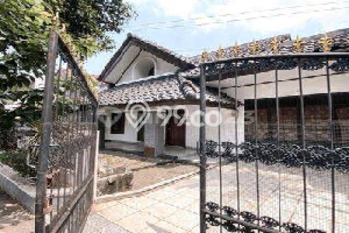 Rumah Mewah Dijual LT 200m2 di Serpong, Tangerang Selatan Rumah Mewah Dijual LT 200m2 di Serpong, Tangerang Selatan