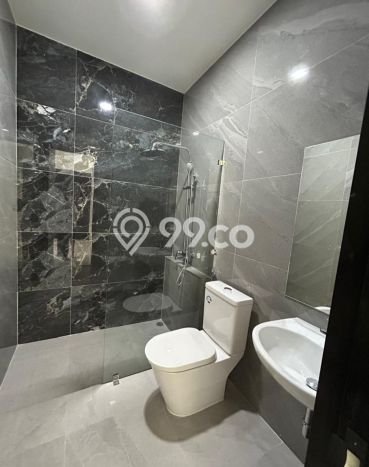 Hunian Mewah Dijual LT 375m2 di Serpong, Tangerang Selatan Hunian Mewah Dijual LT 375m2 di Serpong, Tangerang Selatan