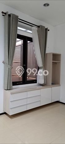 Rumah Mewah LB 210m2 Siap Pakai Desain Elegan di Singgasana, Bandung Rumah Mewah LB 210m2 Siap Pakai Desain Elegan di Singgasana, Bandung