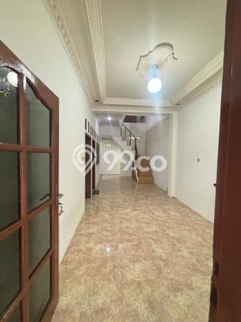 Lokasi strategis! Rumah siap pakai disewakan di Cibodas LB 180m2 Lokasi strategis! Rumah siap pakai disewakan di Cibodas LB 180m2