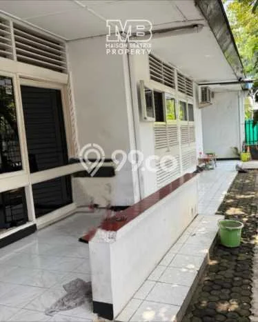Ready to Use! Luxury House LT 305m2 Desain Elegan di Setiabudi Ready to Use! Luxury House LT 305m2 Desain Elegan di Setiabudi