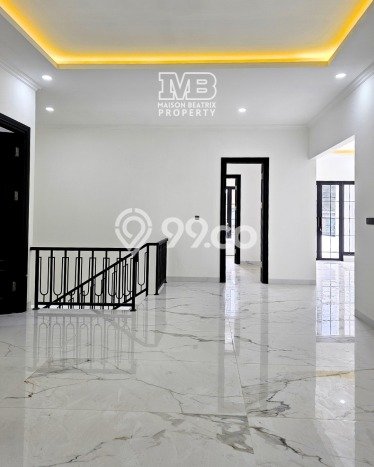 Ready to Use! Luxury House LT 250m2 Desain Elegan di Bintaro Ready to Use! Luxury House LT 250m2 Desain Elegan di Bintaro