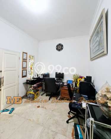 Siap Huni Hunian Elit 5 Kamar di Tebet Dekat ke Mana Saja Siap Huni Hunian Elit 5 Kamar di Tebet Dekat ke Mana Saja