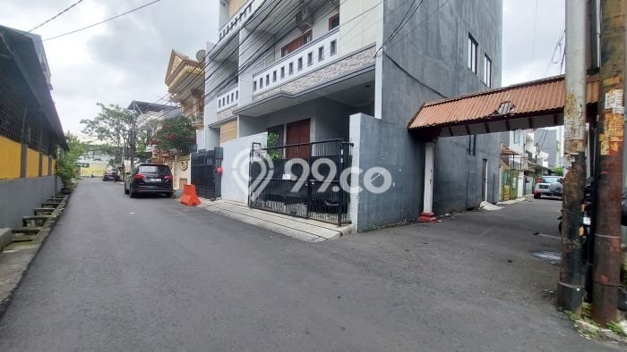 Rumah Modern 2 KT di Tanjung Duren Utara Jakarta Barat Unfurnished Rumah Modern 2 KT di Tanjung Duren Utara Jakarta Barat Unfurnished