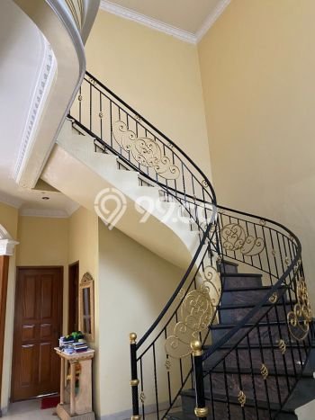 Ready to Use! Premium House LT 450m2 Desain Modern di Pondok Kelapa Ready to Use! Premium House LT 450m2 Desain Modern di Pondok Kelapa