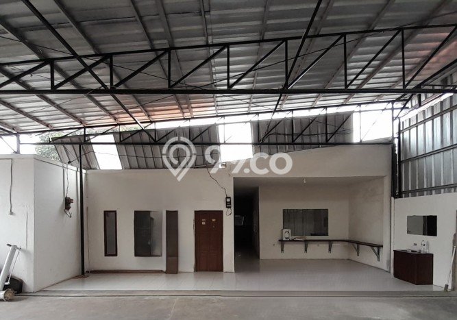 Gudang untuk disewa di Cakung punya LT 400m2 & LB 300m2 harga sewa kompetitif Gudang untuk disewa di Cakung punya LT 400m2 & LB 300m2 harga sewa kompetitif