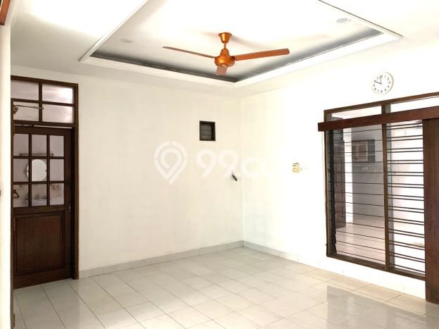 Lokasi terbaik! Rumah siap huni disewakan di Tebet LB 360m2 Lokasi terbaik! Rumah siap huni disewakan di Tebet LB 360m2