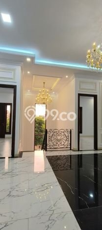 Rumah Mewah Dijual LT 215m2 di Duren Sawit, Jakarta Timur Rumah Mewah Dijual LT 215m2 di Duren Sawit, Jakarta Timur