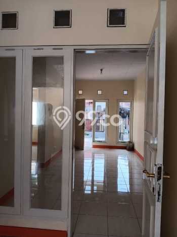 Rumah Luas Asri 3 KT Siap Pakai di Harapan Indah Bekasi Rumah Luas Asri 3 KT Siap Pakai di Harapan Indah Bekasi