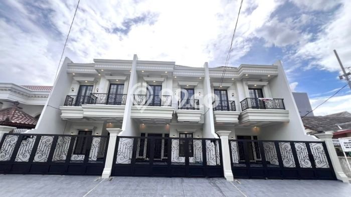 For Sale Rumah Mewah Exclusive di Cempaka Putih, Jakarta Pusat For Sale Rumah Mewah Exclusive di Cempaka Putih, Jakarta Pusat