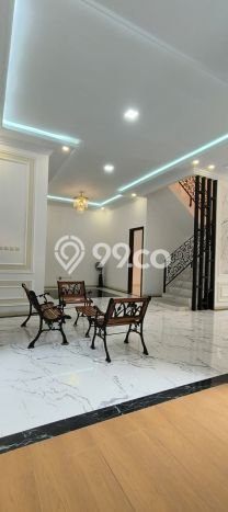 Rumah Mewah Dijual LT 215m2 di Duren Sawit, Jakarta Timur Rumah Mewah Dijual LT 215m2 di Duren Sawit, Jakarta Timur