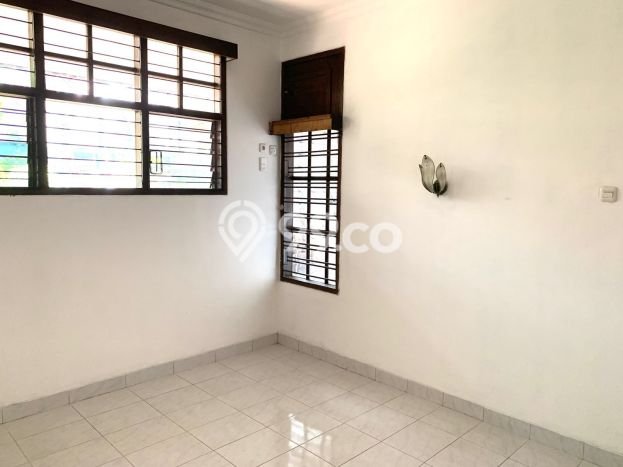 Lokasi terbaik! Rumah siap huni disewakan di Tebet LB 360m2 Lokasi terbaik! Rumah siap huni disewakan di Tebet LB 360m2