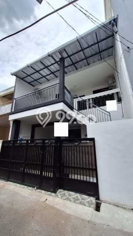 Rumah Strategis Modern Lb 120m2 di Duren Sawit, Jakarta Timur Rumah Strategis Modern Lb 120m2 di Duren Sawit, Jakarta Timur
