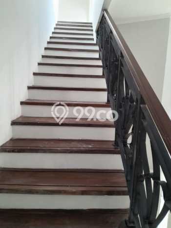 Rumah Luas Asri 4 KT Siap Pakai di Kalimalang Bekasi Rumah Luas Asri 4 KT Siap Pakai di Kalimalang Bekasi