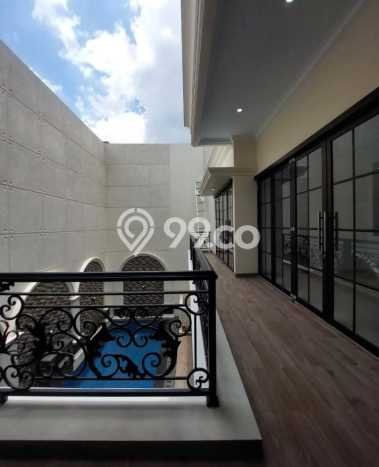 Rumah Luxury Modern Siap Huni di Cipete Jakarta Selatan Rumah Luxury Modern Siap Huni di Cipete Jakarta Selatan