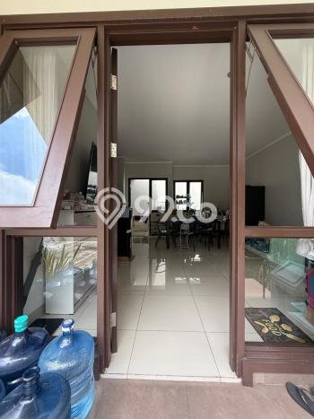 Dijual Rumah Mewah Elegan Dengan View Cantik di Summarecon Bekasi, Bekasi Dijual Rumah Mewah Elegan Dengan View Cantik di Summarecon Bekasi, Bekasi