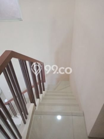 For Sale Rumah 5 Kamar Lokasi Strategis Bagus dan Strategis di Cakung For Sale Rumah 5 Kamar Lokasi Strategis Bagus dan Strategis di Cakung