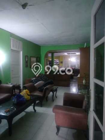 Rumah Elit Modern Tanpa Renovasi di Jatiwaringin Jakarta Timur Rumah Elit Modern Tanpa Renovasi di Jatiwaringin Jakarta Timur