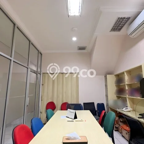 Ruko Dijual di Jakarta Barat LT 67m2 & LB 270m2 Lokasi Terbaik! Ruko Dijual di Jakarta Barat LT 67m2 & LB 270m2 Lokasi Terbaik!
