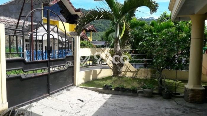 For Sale Hunian Rumah Terawat 3 KT di Batu, Malang For Sale Hunian Rumah Terawat 3 KT di Batu, Malang