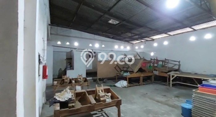 LOKASI TERBAIK! Gudang di Pakisaji, Luas 530m2m², Area Komersial LOKASI TERBAIK! Gudang di Pakisaji, Luas 530m2m², Area Komersial