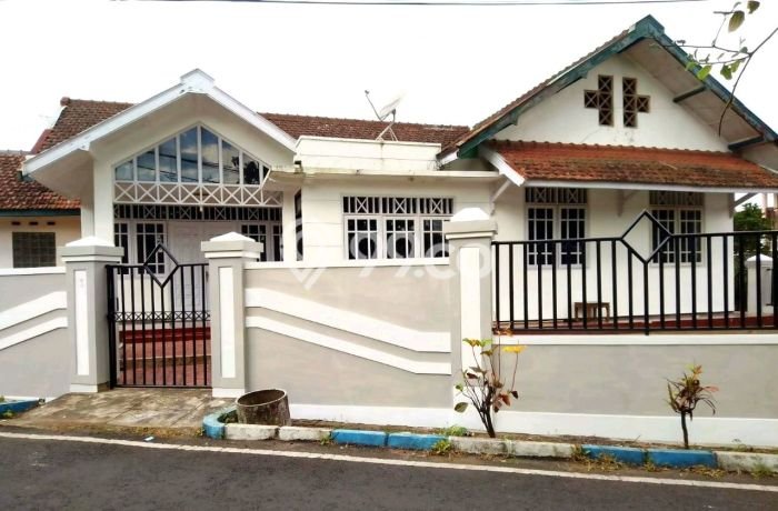 Dijual Rumah 4 Kamar Lokasi Ideal Nyaman dan Strategis di Blimbing Dijual Rumah 4 Kamar Lokasi Ideal Nyaman dan Strategis di Blimbing