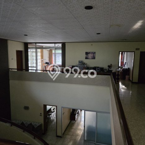 Rumah Mewah Siap Huni LT 1000m2 di Genteng, Surabaya Rumah Mewah Siap Huni LT 1000m2 di Genteng, Surabaya