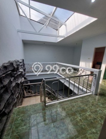 Rumah Modern 5 KT LT 150m2 di Sulfat Rumah Modern 5 KT LT 150m2 di Sulfat
