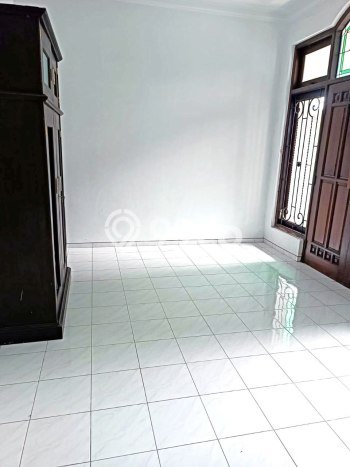 Rumah sewa siap pakai 5 KT di Soekarno Hatta, Malang Rumah sewa siap pakai 5 KT di Soekarno Hatta, Malang