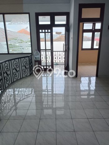 Rumah sewa siap pakai 5 KT di Soekarno Hatta, Malang Rumah sewa siap pakai 5 KT di Soekarno Hatta, Malang